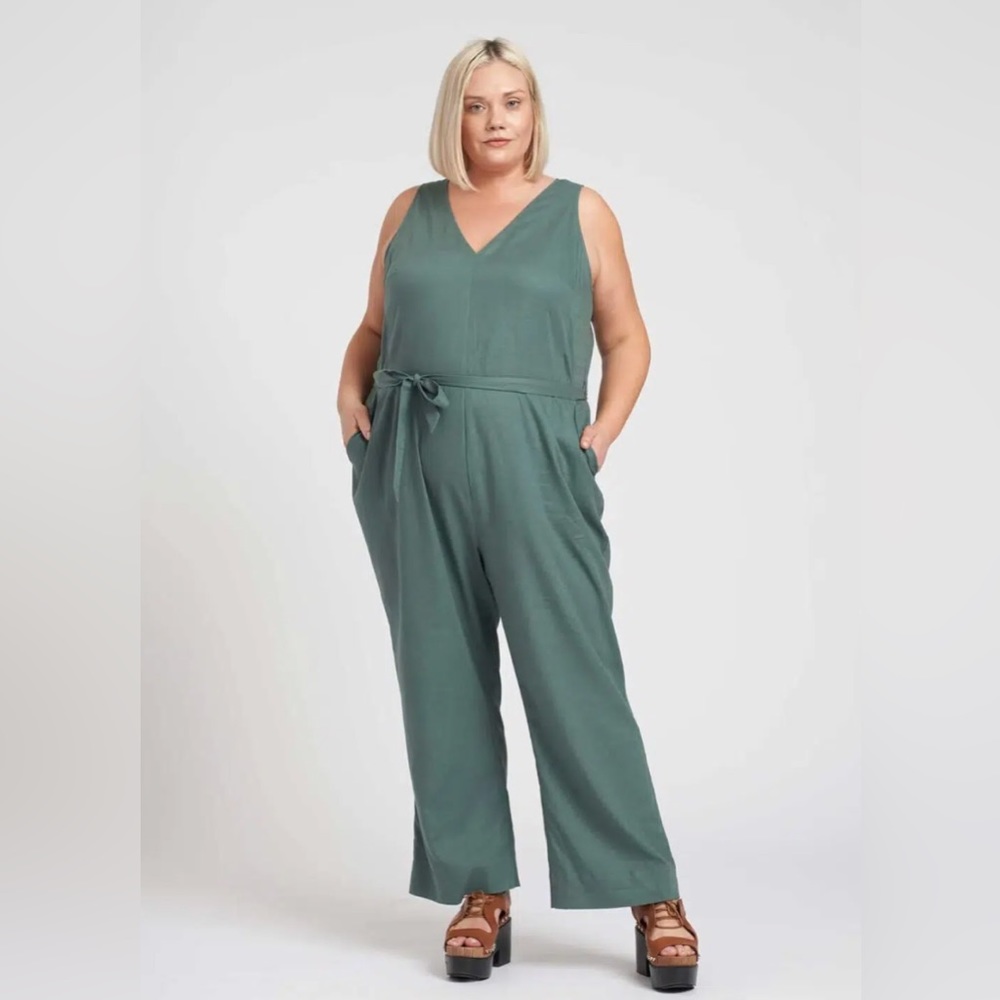 Universal Standard | Luna Linen Sleeveless Jumpsuit